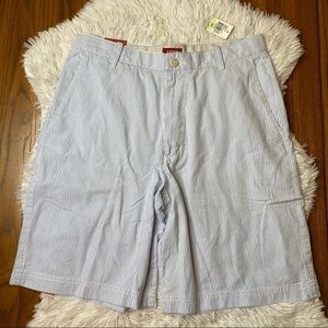 NWT IZOD “Luxury Sport” Shorts. Size 30 waist